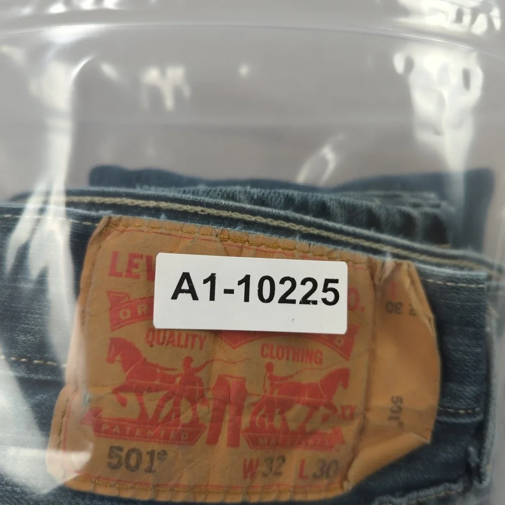 Levis 501 Jeans Mens 32x30 Blue Button Fly Classic American‎ Western Faded